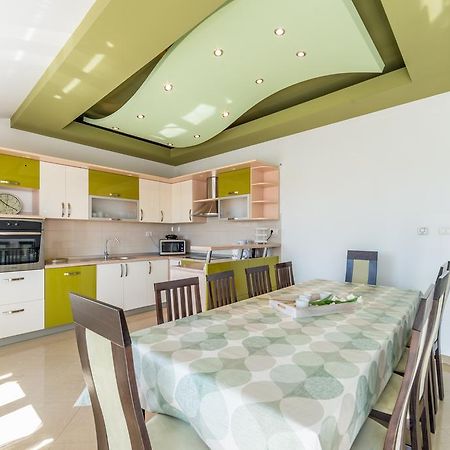 Crowonder Sun&Fun Holiday House With Large Swimming Pool, Playroom And Garden بيبينيا المظهر الخارجي الصورة
