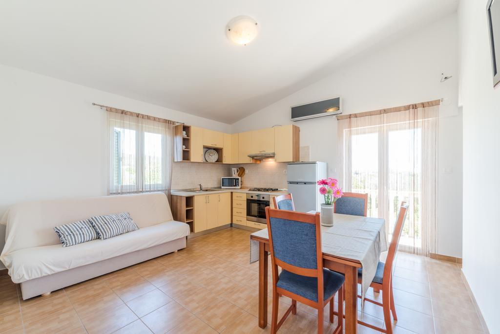 Crowonder Sun&Fun Holiday House With Large Swimming Pool, Playroom And Garden بيبينيا المظهر الخارجي الصورة