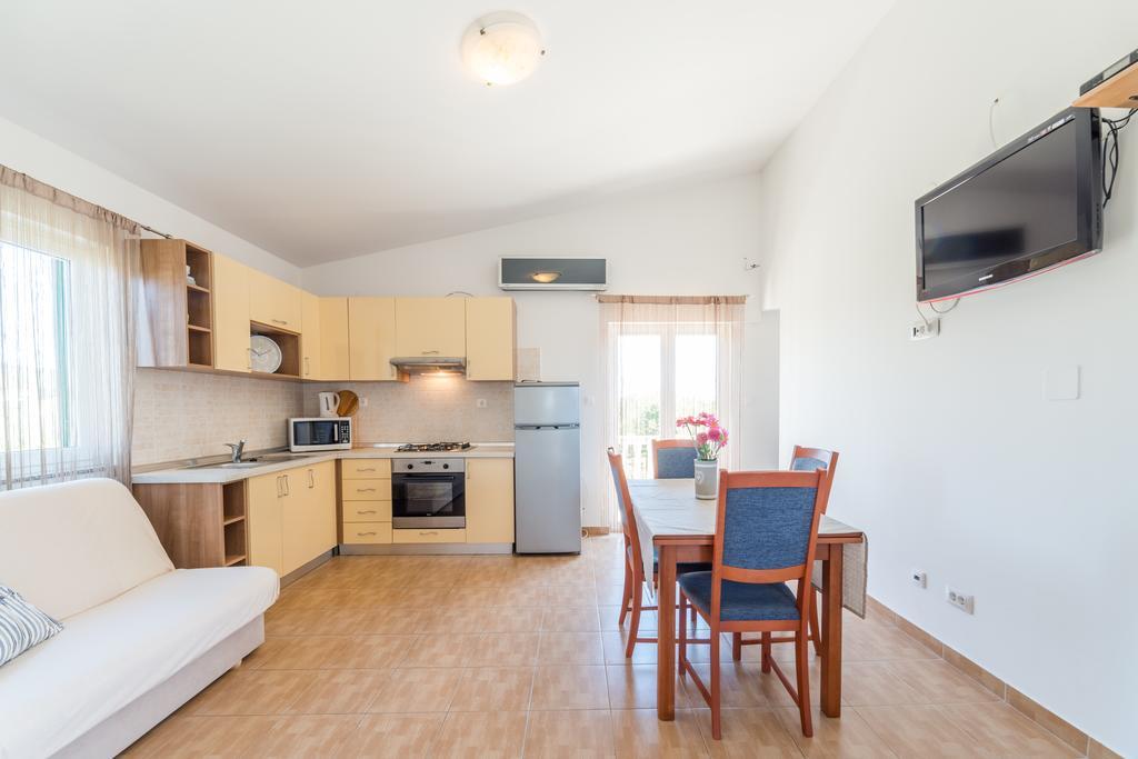 Crowonder Sun&Fun Holiday House With Large Swimming Pool, Playroom And Garden بيبينيا المظهر الخارجي الصورة