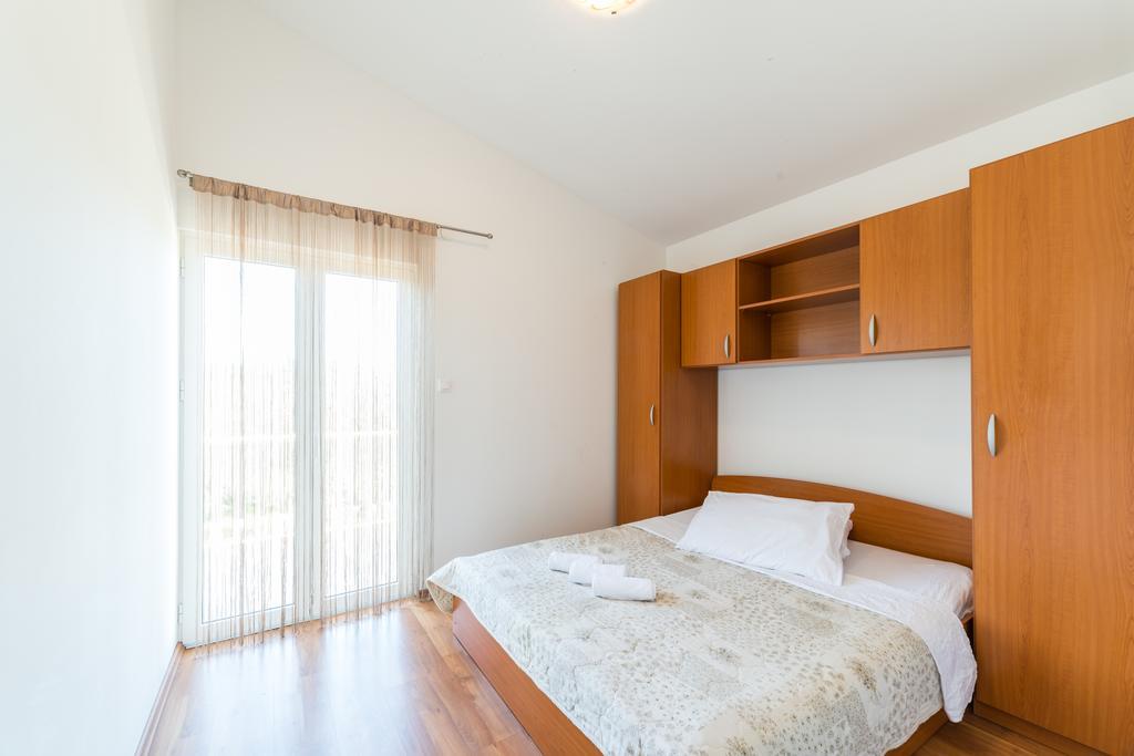 Crowonder Sun&Fun Holiday House With Large Swimming Pool, Playroom And Garden بيبينيا المظهر الخارجي الصورة