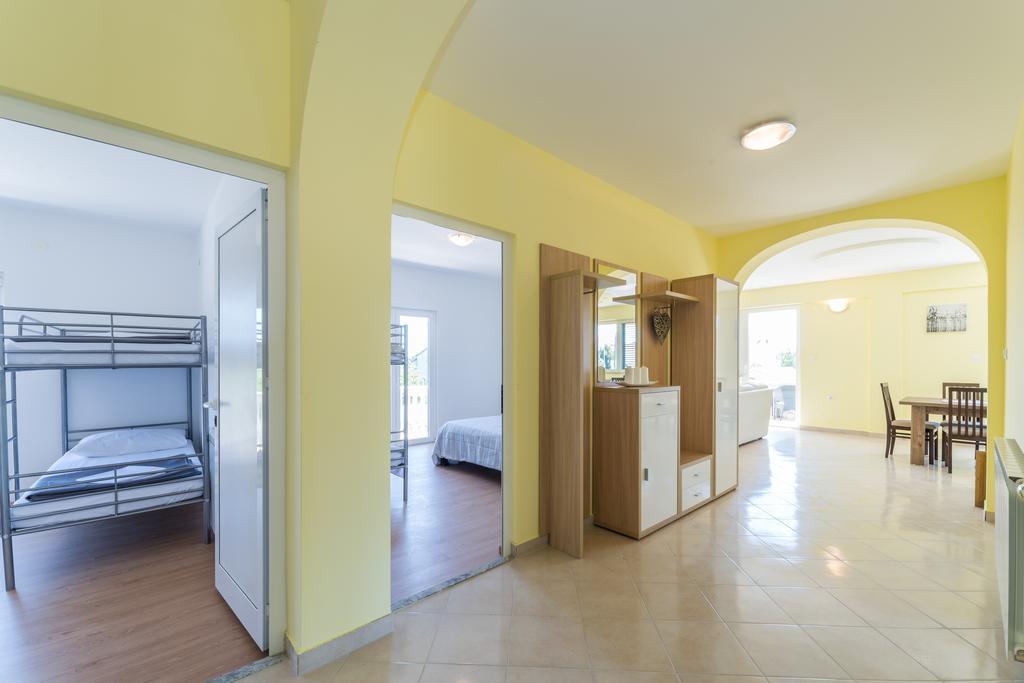 Crowonder Sun&Fun Holiday House With Large Swimming Pool, Playroom And Garden بيبينيا المظهر الخارجي الصورة