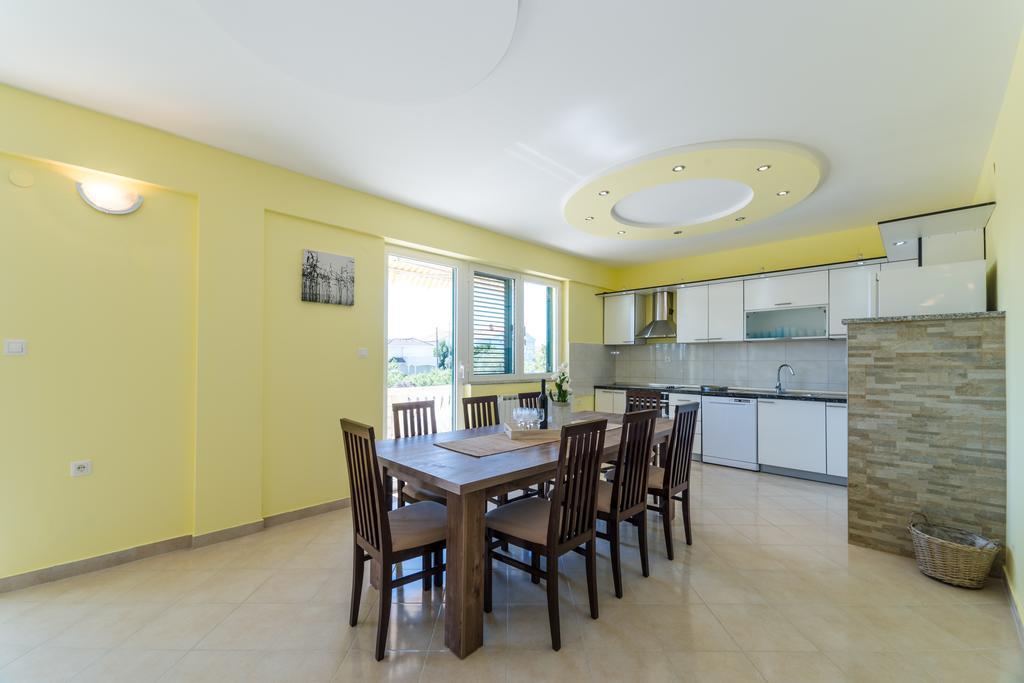 Crowonder Sun&Fun Holiday House With Large Swimming Pool, Playroom And Garden بيبينيا المظهر الخارجي الصورة